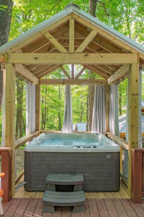 Stefan Cabin Nature-nested Tiny Home Hot Tub